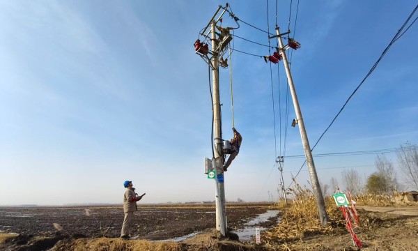 冬灌有快电 农户展笑颜