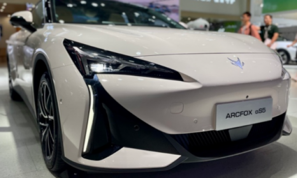 ​北汽极狐的智能科技结晶-极狐阿尔法S5